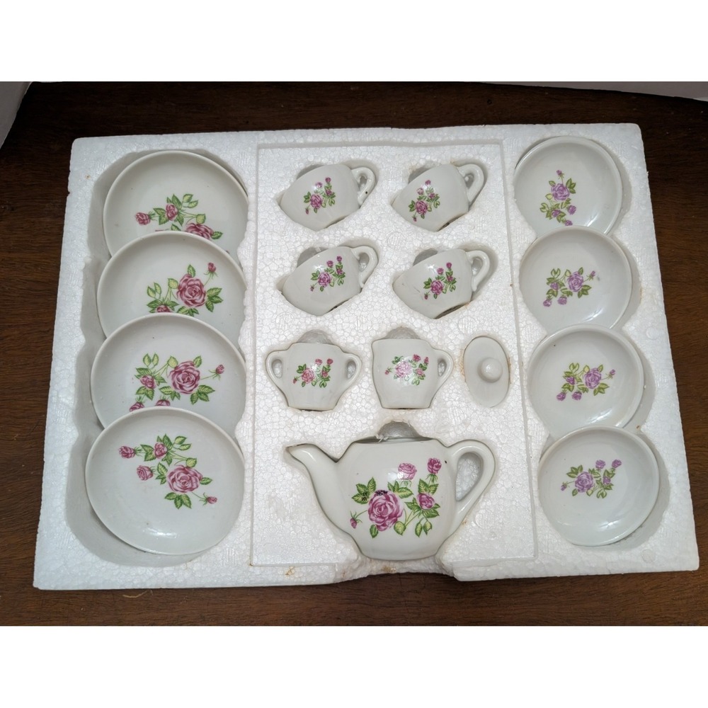 Vintage Toy China Tea Set 16 Pcs With Original Box, Rose Design, Made In Taiwan - Picture 2 of 7